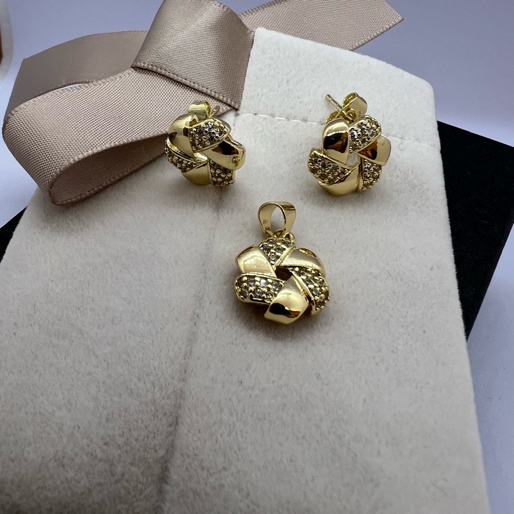 Elegant Gold filled Jewelry Set NWOT